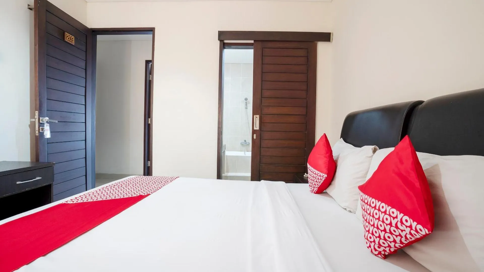 ** Hotel Oyo 482 Anika Guest House Kuta Lombok Indonésie
